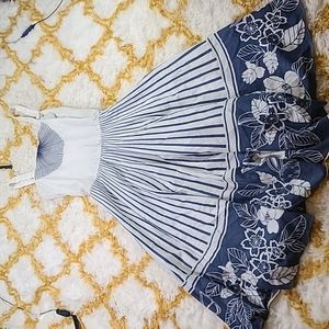 Vintage Flowy Beautiful Dress